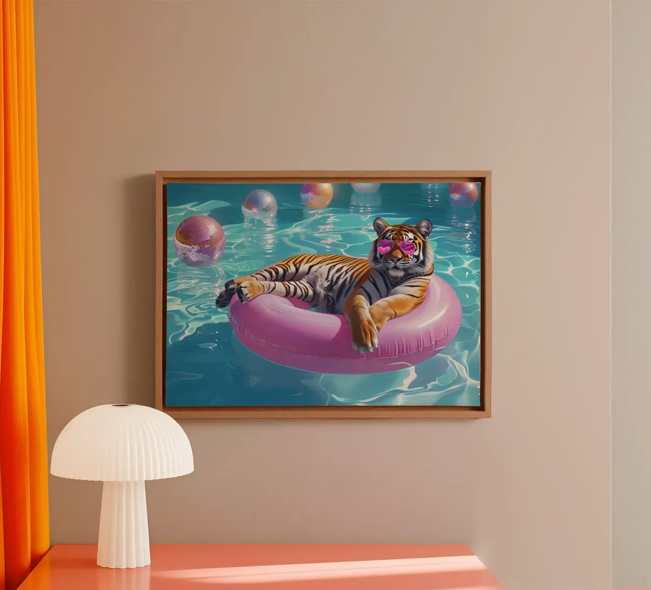 Tigre con occhiali da sole in rosa, palla da discoteca festa in piscina tela con Cornice a cassetta da dawnthesea