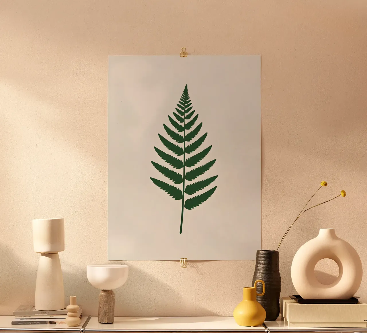 Fronda di felce poster con telaio in legno da The Green Room