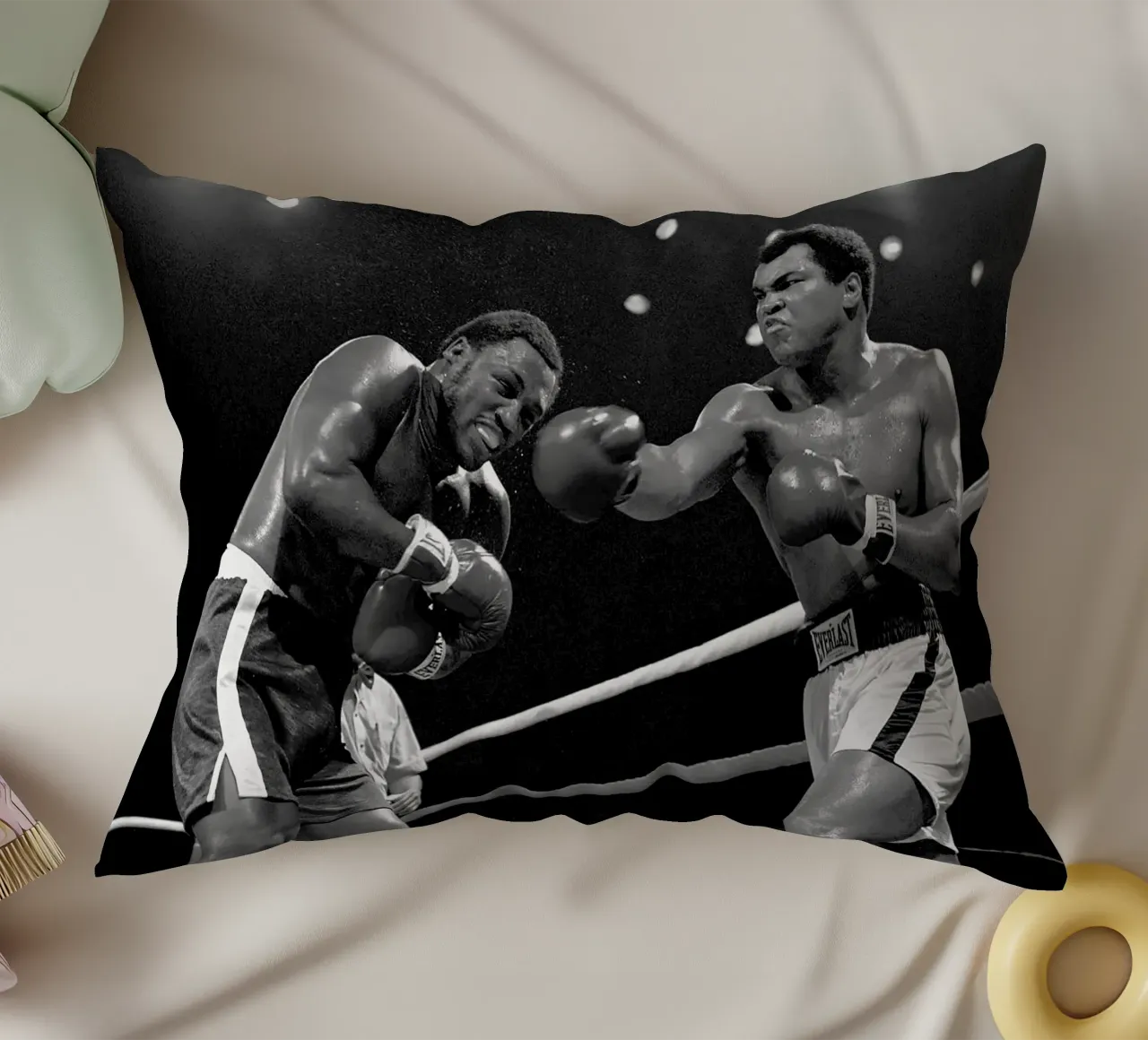 Ali vs Joe Frazier cuscino da Coreyalbert