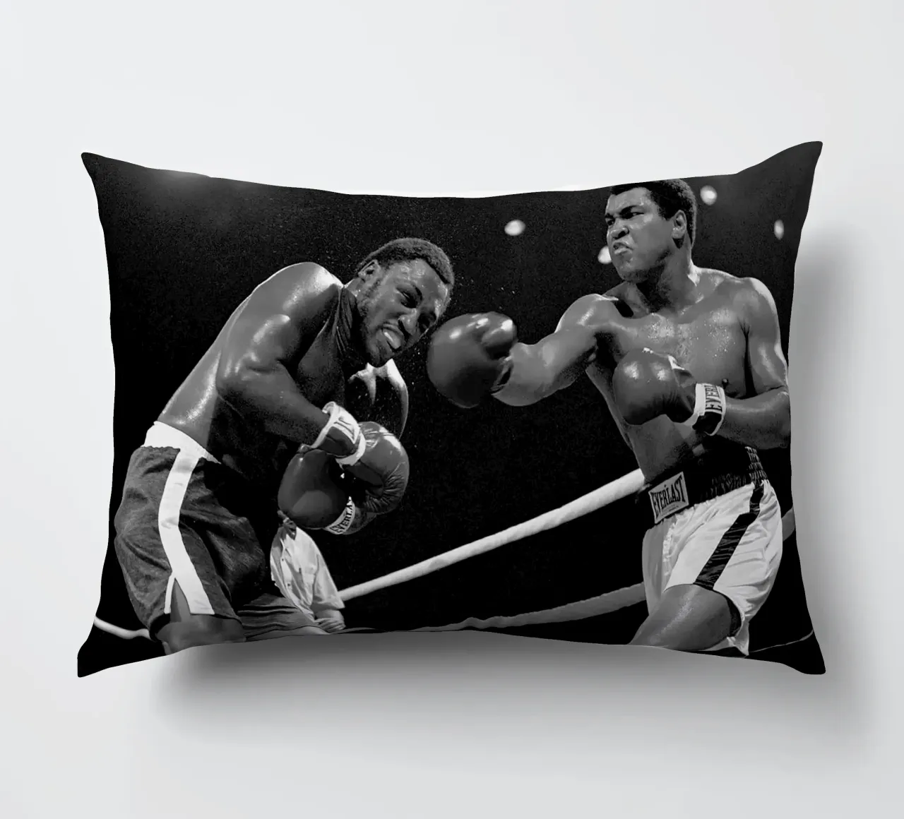 Ali vs Joe Frazier cuscino da Coreyalbert