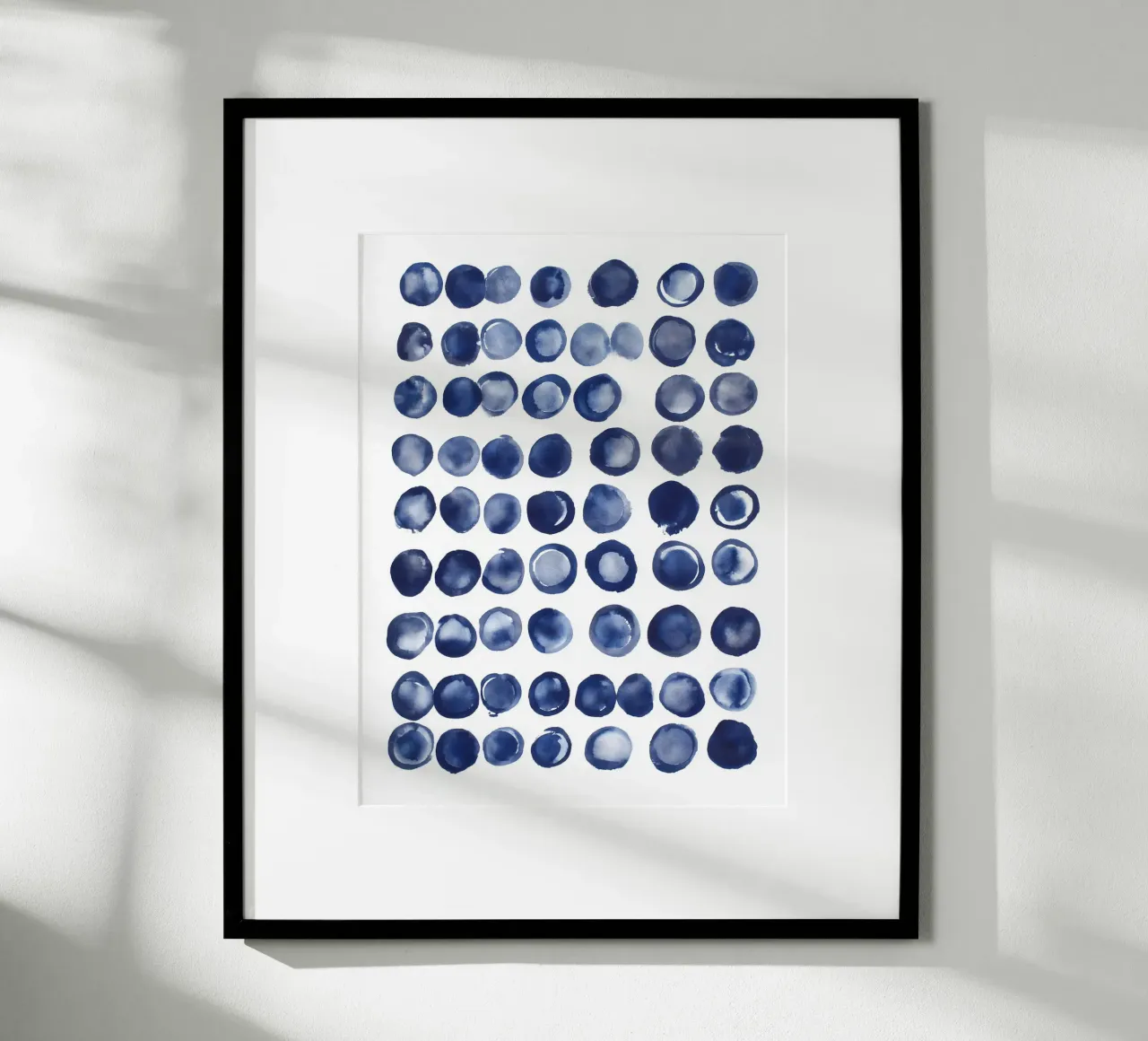 Cerchi indaco poster con telaio in plastica da Seed & Signal