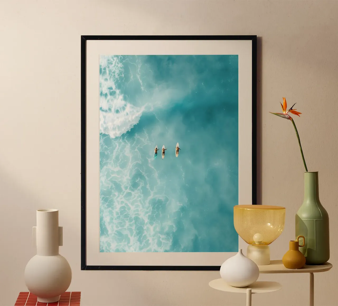 Surfer in der Luft, Türkisfarbener Ozean, Surf Art Poster von dawnthesea