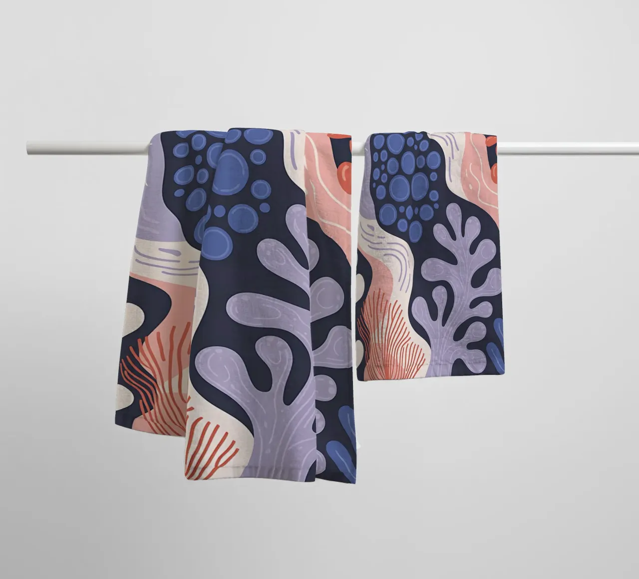 Abstract rif in blauw en roze badhanddoek van Plain Thoughts