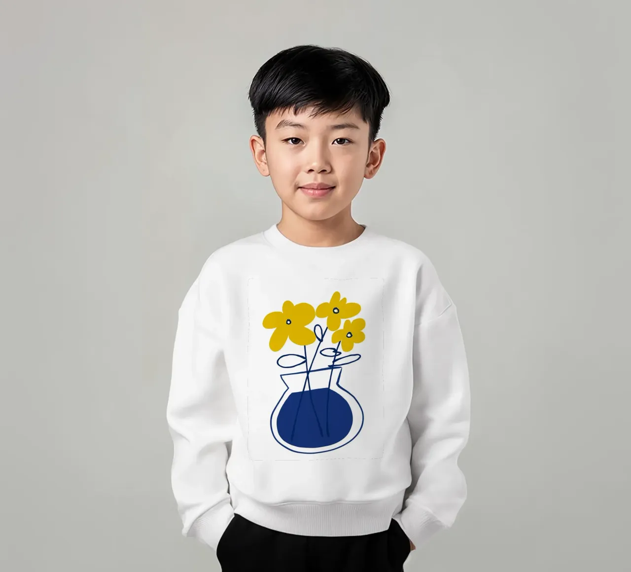 Fiori gialli in vaso blu felpa bambino da Liam Johnson