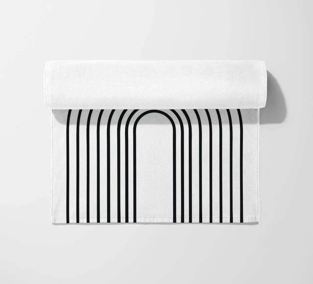 Arte dell'arcobaleno in bianco e nero telo mare da Ethan Smith