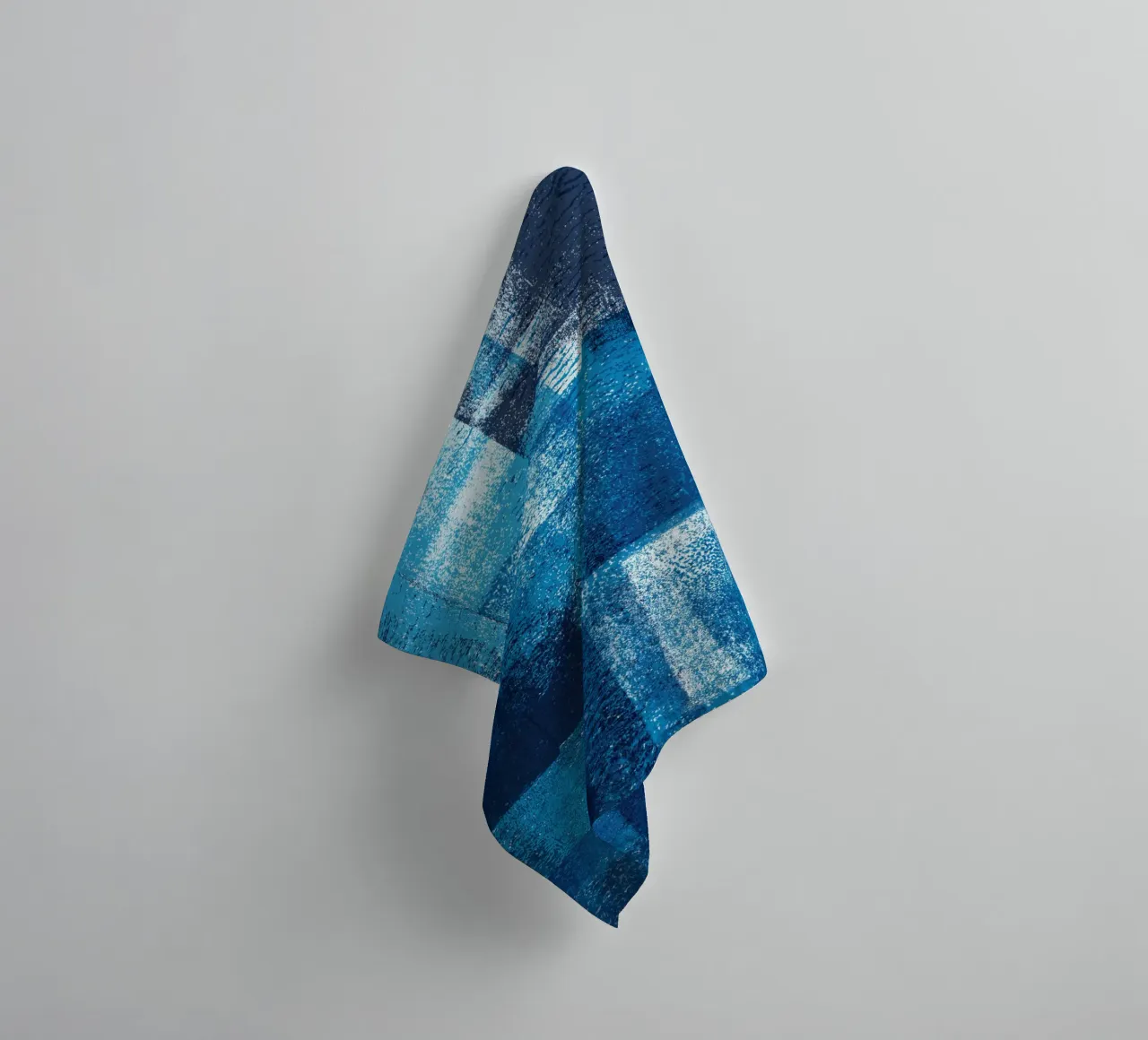 Surfaces 17 | Cyan, White and Dark Blue asciugamano da bagno da sabidussi