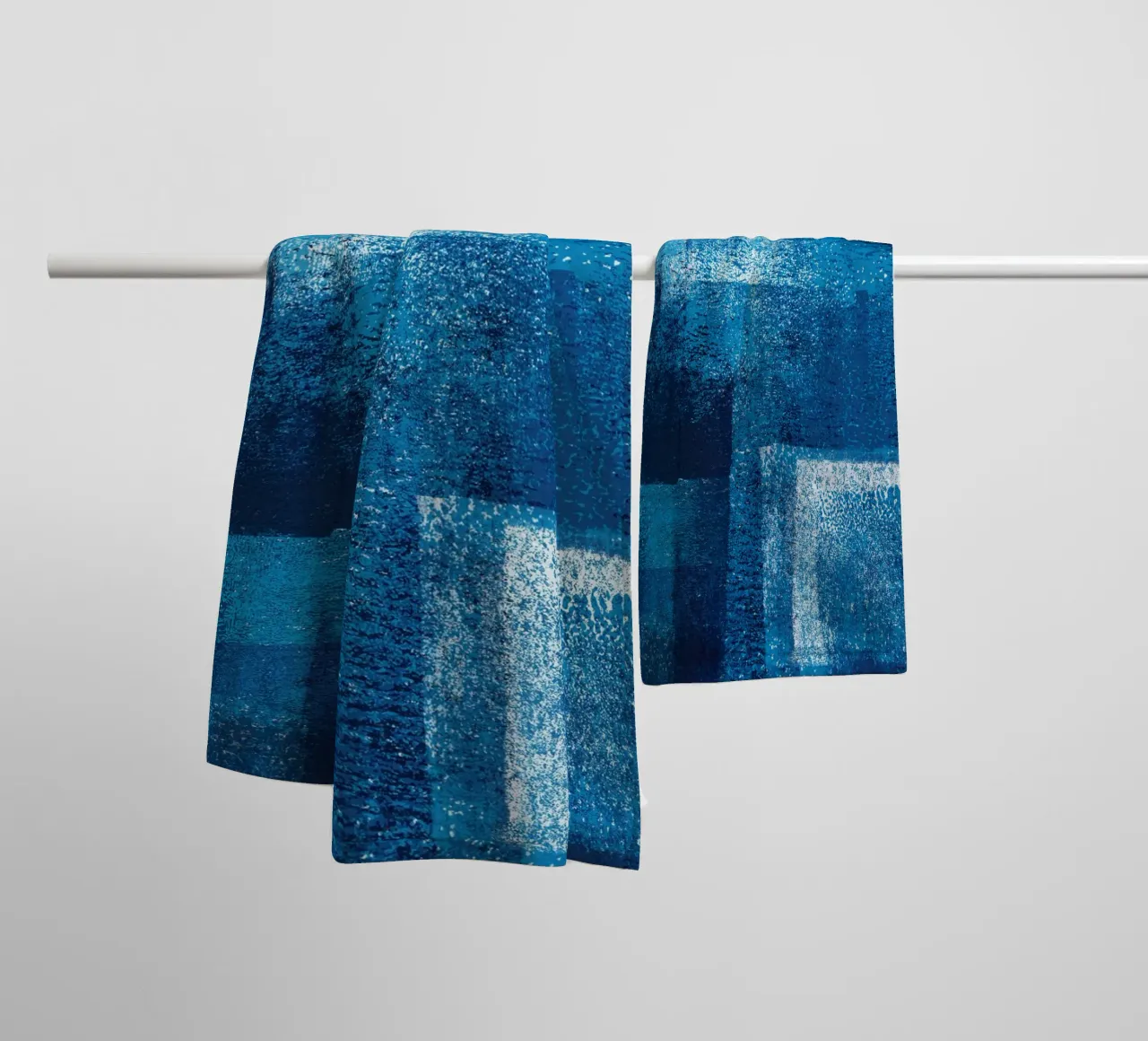 Surfaces 17 | Cyan, White and Dark Blue asciugamano da bagno da sabidussi
