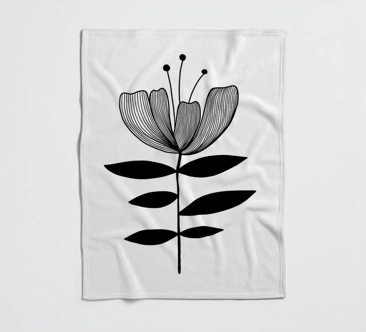 Illustrazione floreale in bianco e nero coperta in pile da Hiroto Mori
