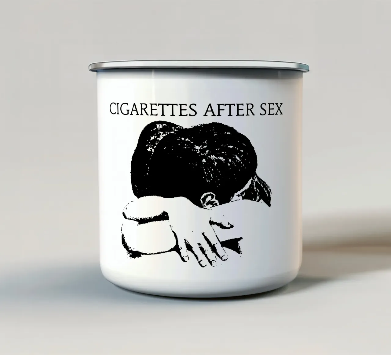 Abbraccio dopo il sesso - Classico tazza in smalto da igoshdesigns