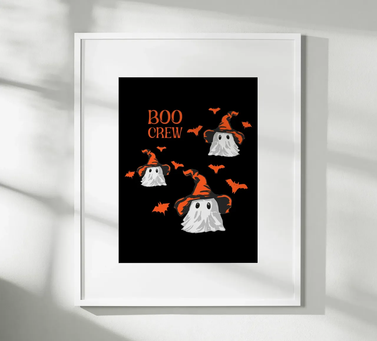 Illustrazione del fantasma Boo Crew con cappello da strega e pipistrelli poster da EDMPROJECT