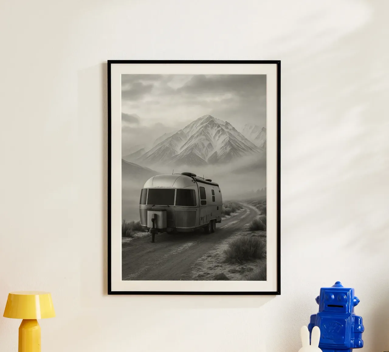 camper in montagna fotografia in bianco e nero poster da roosses