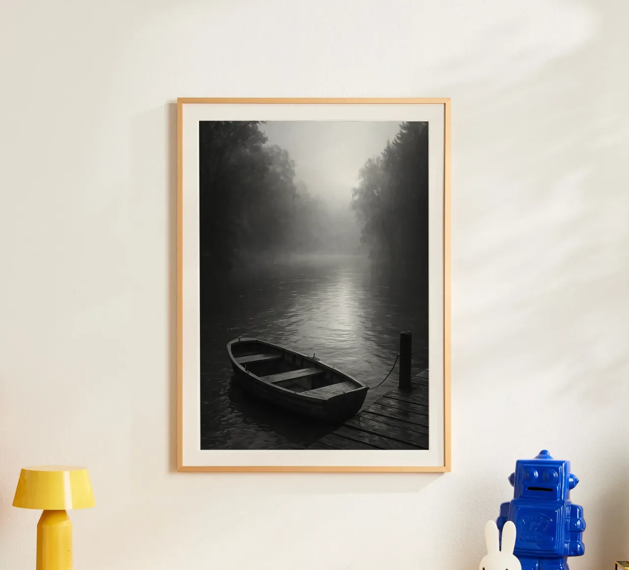 canoa parcheggiata al molo del fiume fotografia in bianco e nero poster da roosses