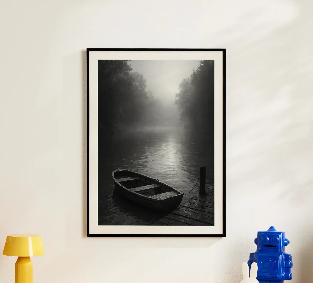 canoa parcheggiata al molo del fiume fotografia in bianco e nero poster da roosses