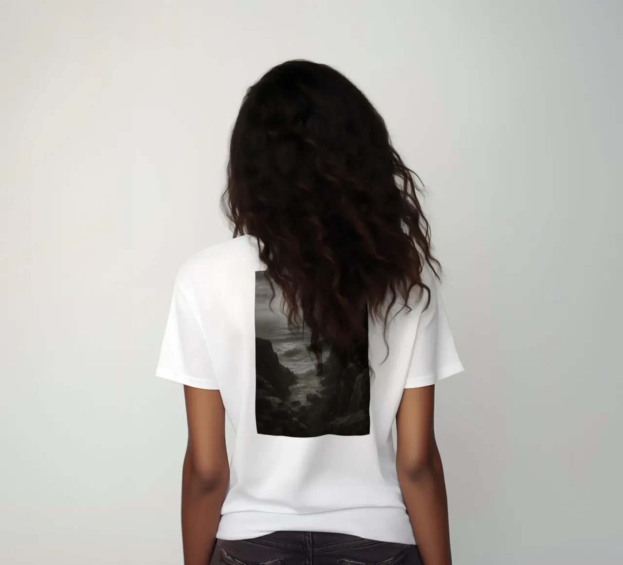 vue de la côte photographie en noir et blanc t-shirt ajusté pour femmes de roosses