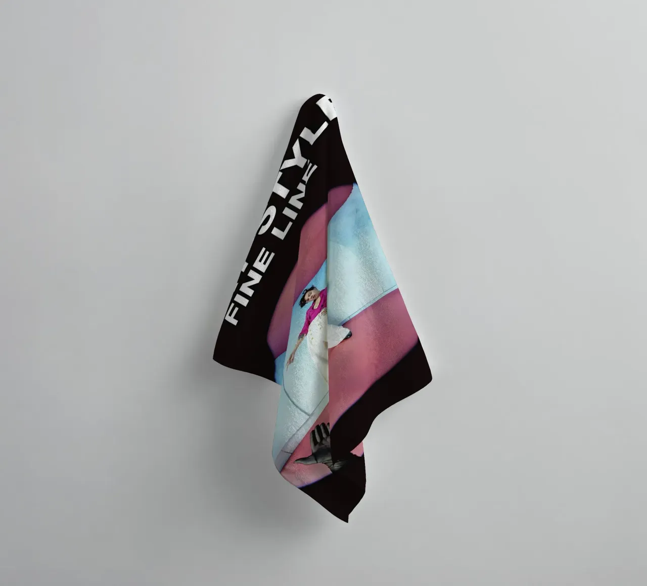 FIne Line Style Harry Styles serviette de bain de Retro Store
