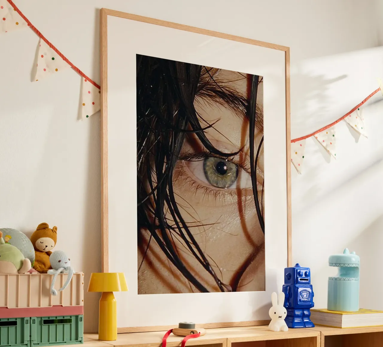 Beautiful Eye From Harry Styles Poster poster con telaio in plastica da Retro Store