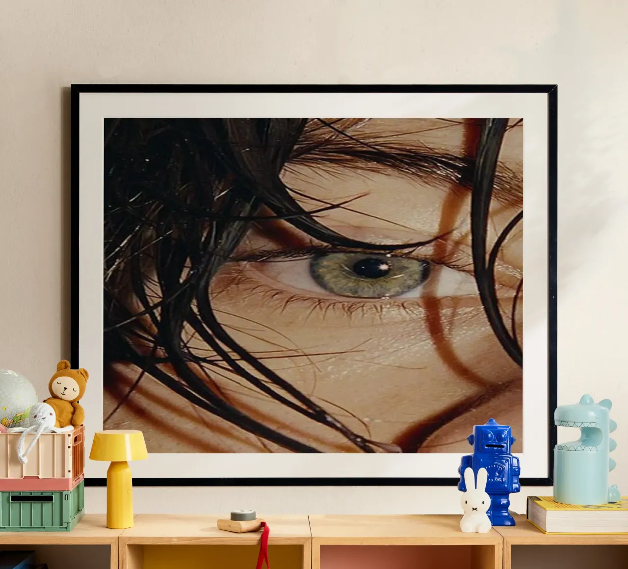 Beautiful Eye From Harry Styles Poster poster con telaio in plastica da Retro Store
