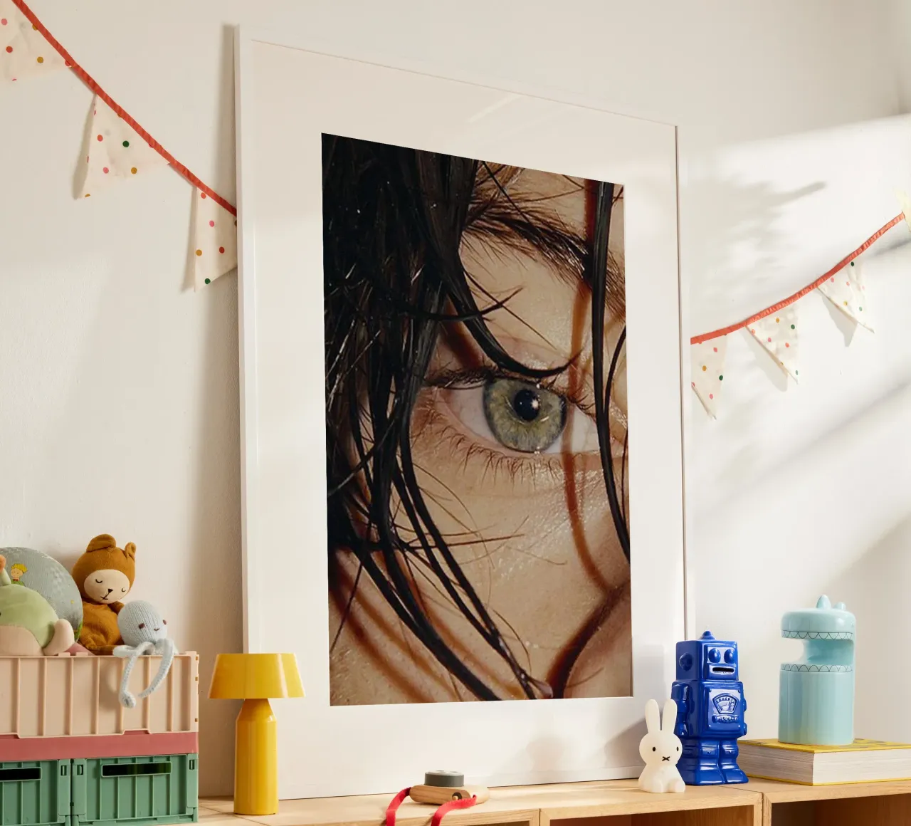Beautiful Eye From Harry Styles Poster poster con telaio in plastica da Retro Store