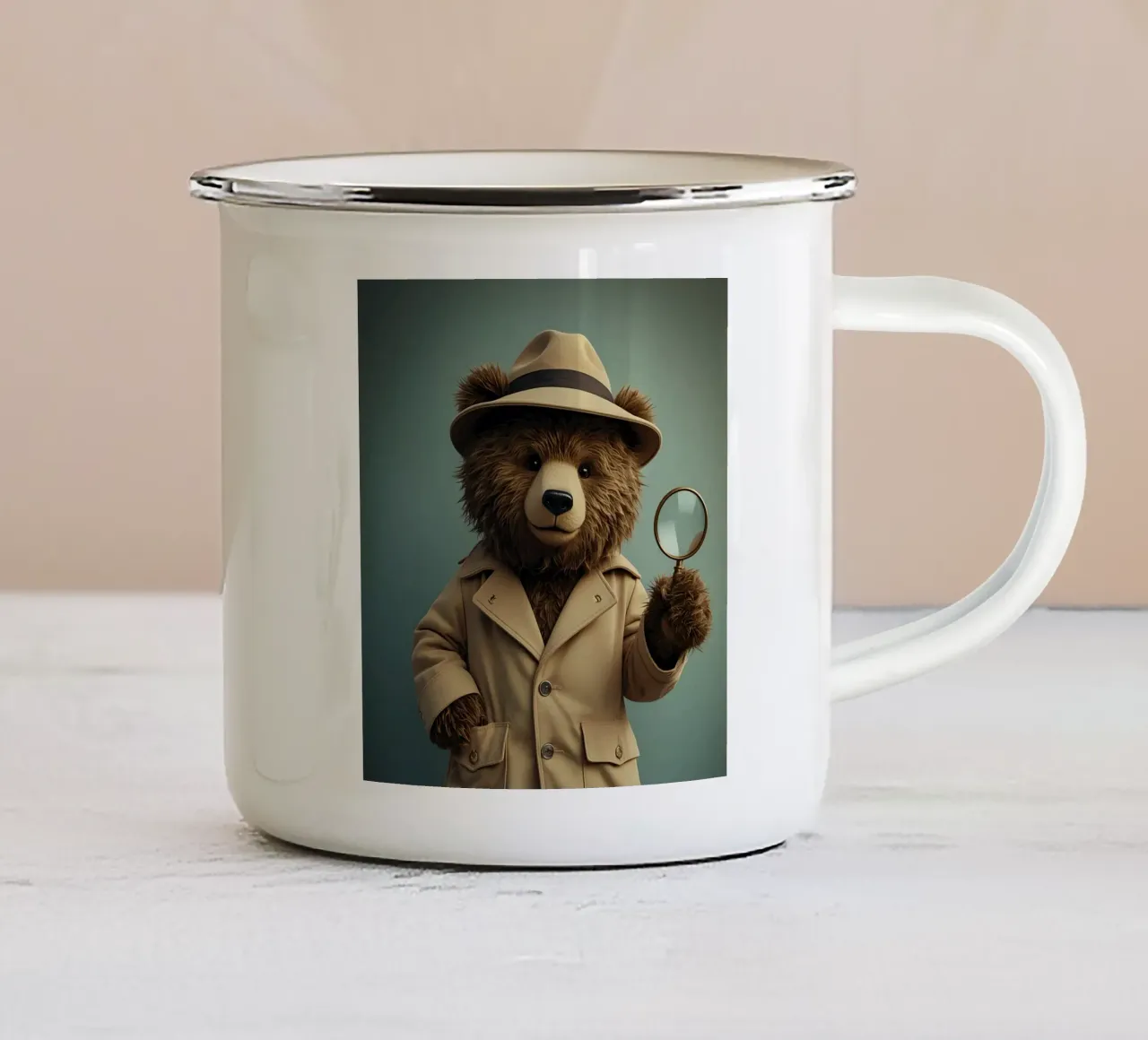 Orso detective con lente d'ingrandimento tazza in smalto da DesignDoodle