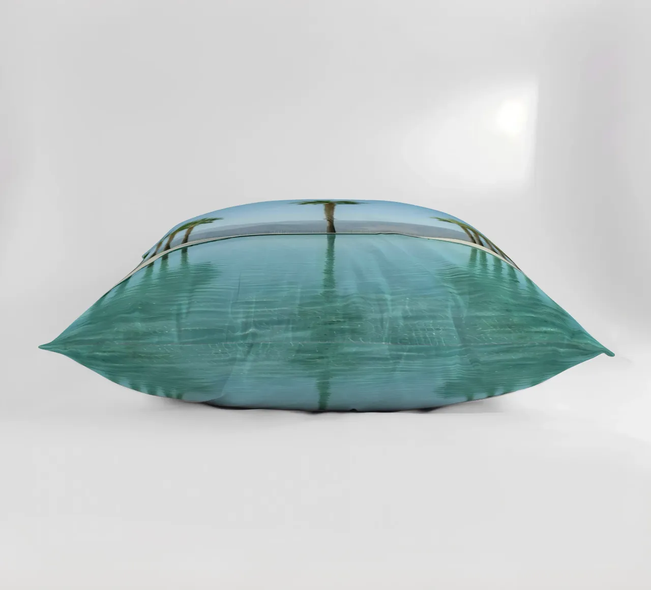 Palm Trees In The Pool cuscino da Leonard Barreiro