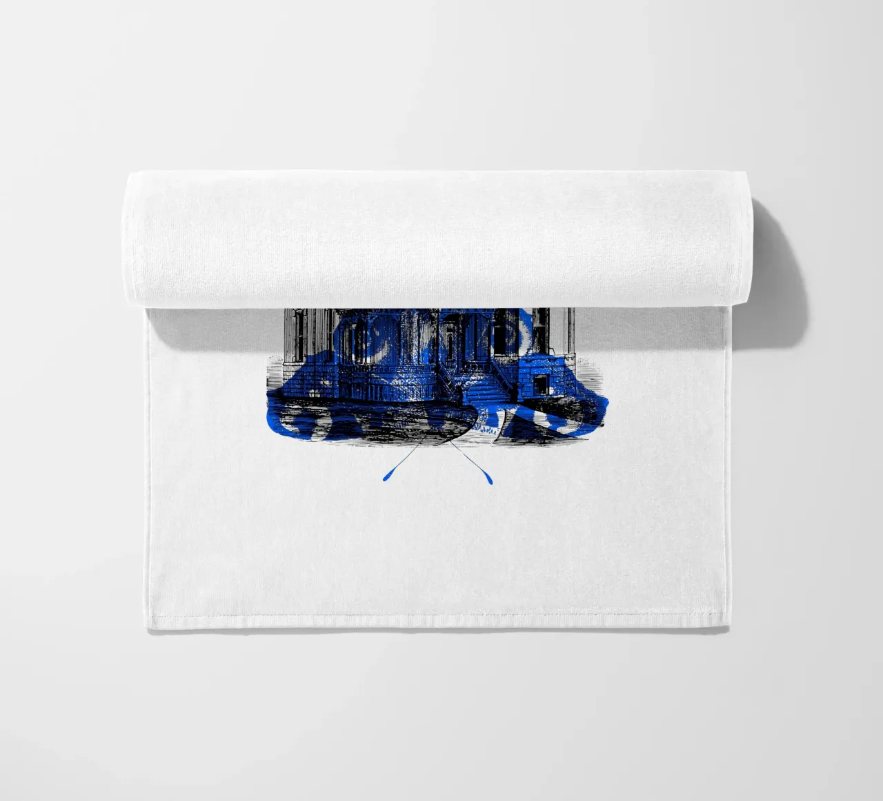 Vecchia casa e farfalla blu telo mare da morphinaeblue