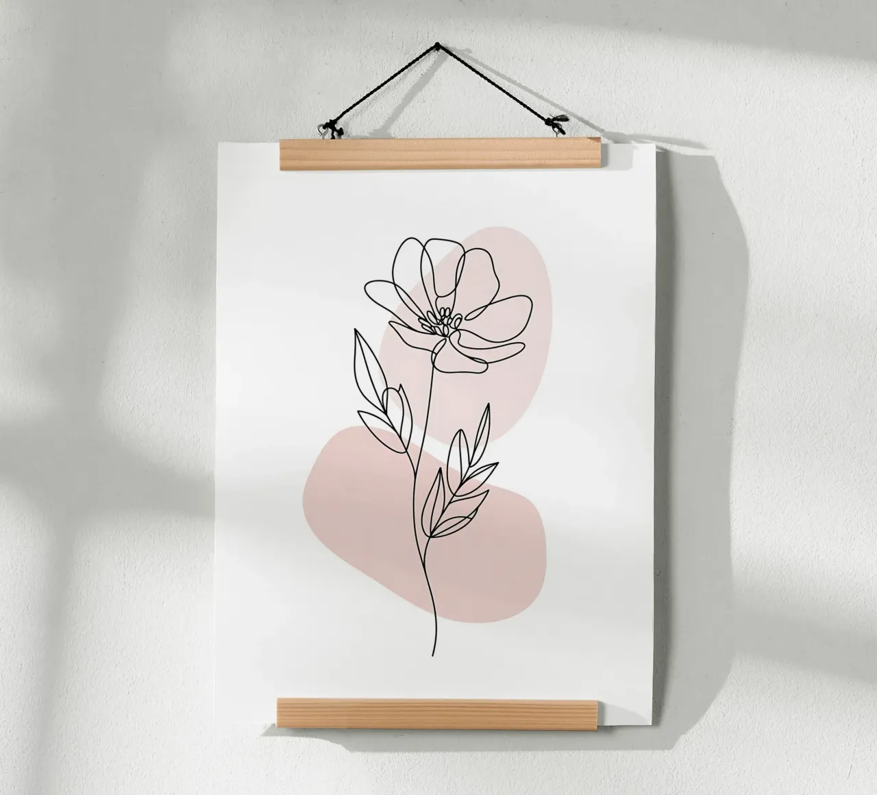 Fiore minimalista in linea continua e forme rosa poster con telaio in legno da Plain Thoughts