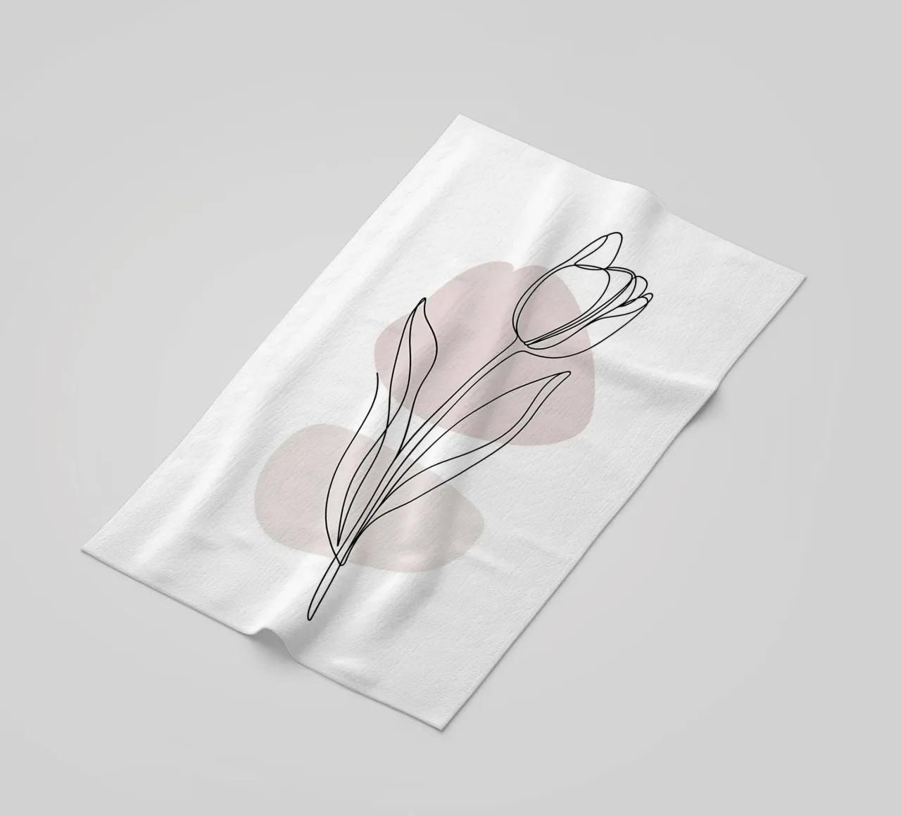 Tulipano moderno dalla linea continua e dalle forme rosa nude telo mare da Plain Thoughts