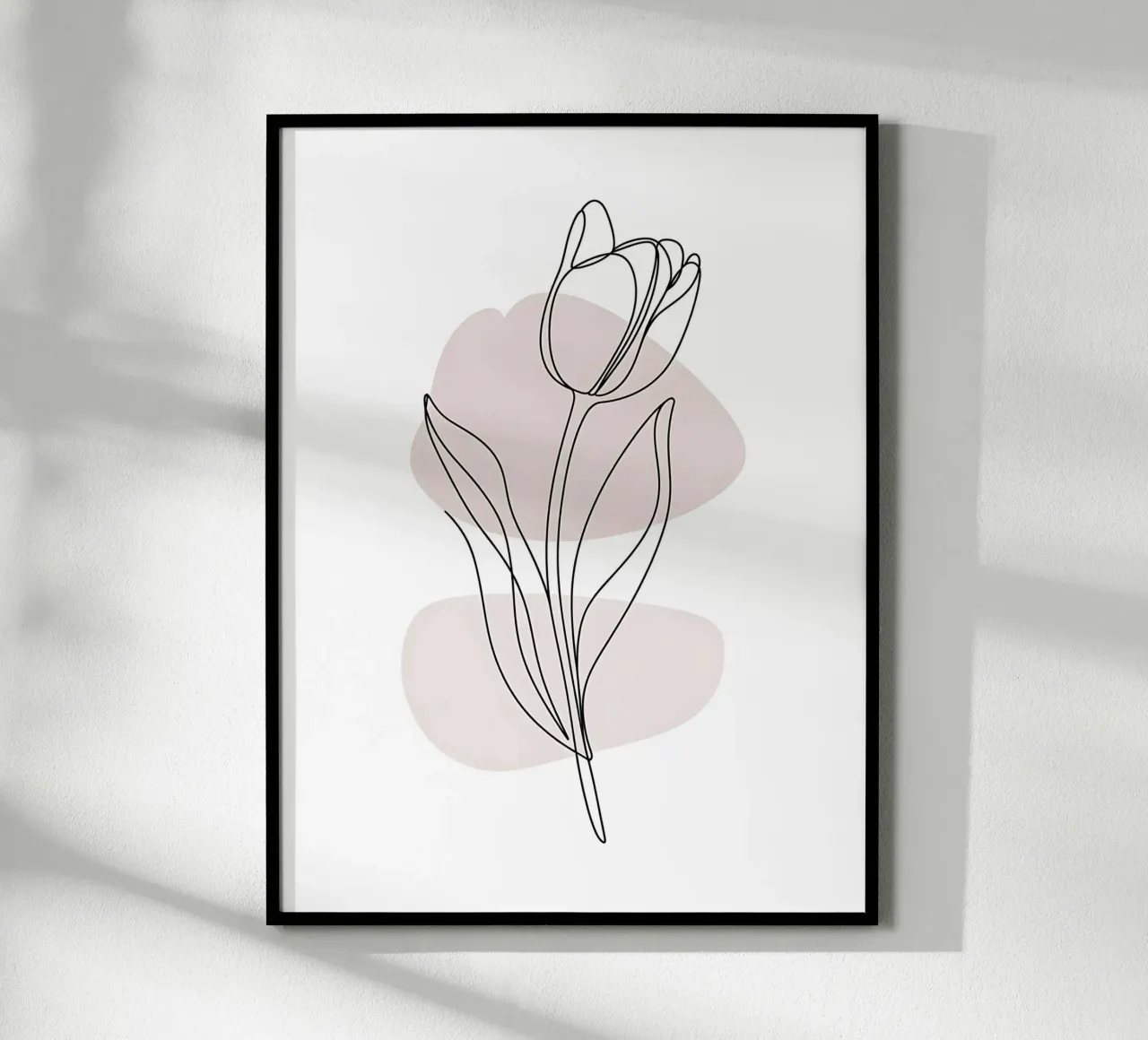 Tulipano moderno dalla linea continua e dalle forme rosa nude poster con telaio in plastica da Plain Thoughts