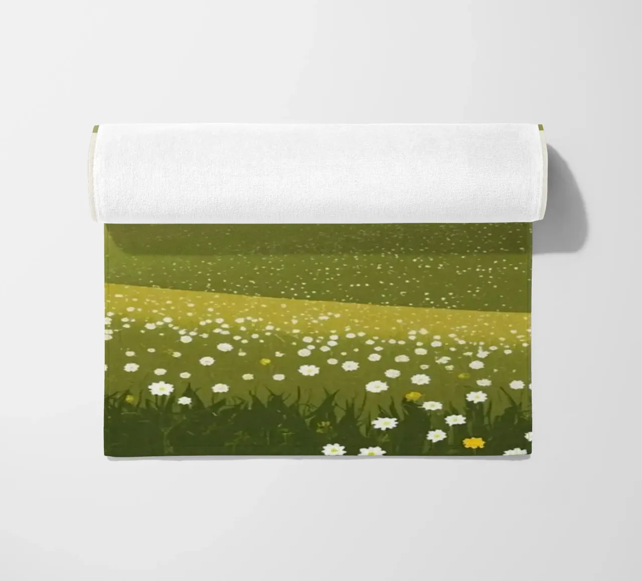 Cabina in cima a una collina di fiori selvatici telo mare da DesignDoodle