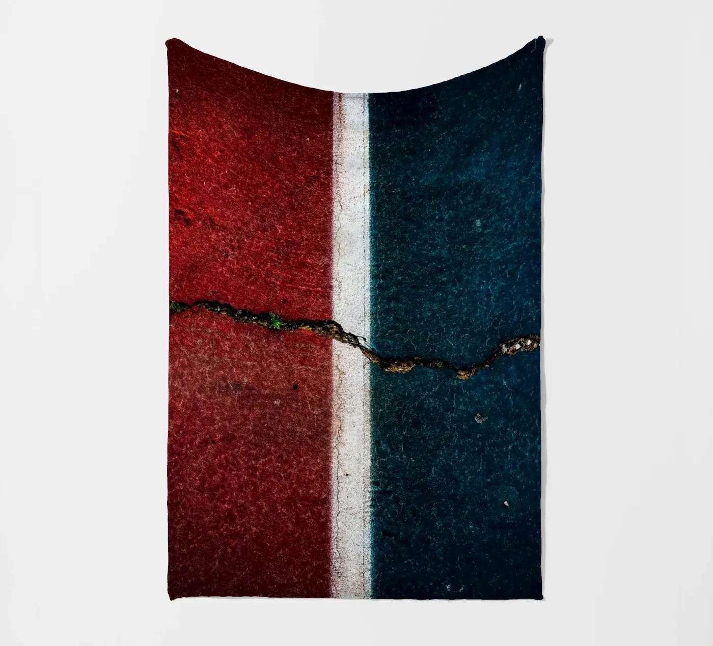 Fault Lines I Fleecedecke von Tal Paz-Fridman