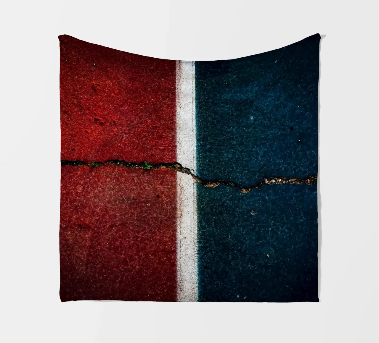 Fault Lines I Fleecedecke von Tal Paz-Fridman
