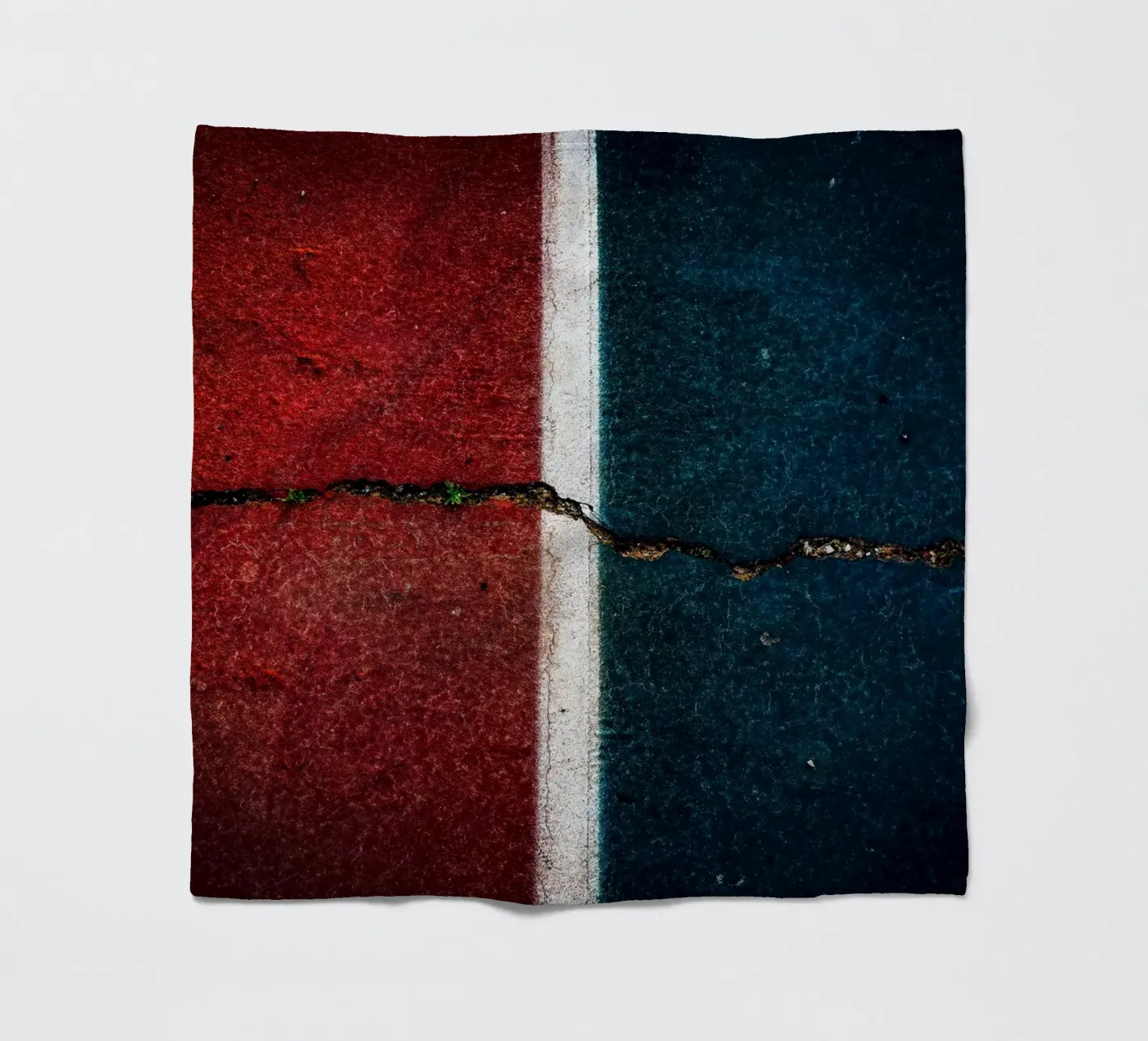 Fault Lines I Fleecedecke von Tal Paz-Fridman