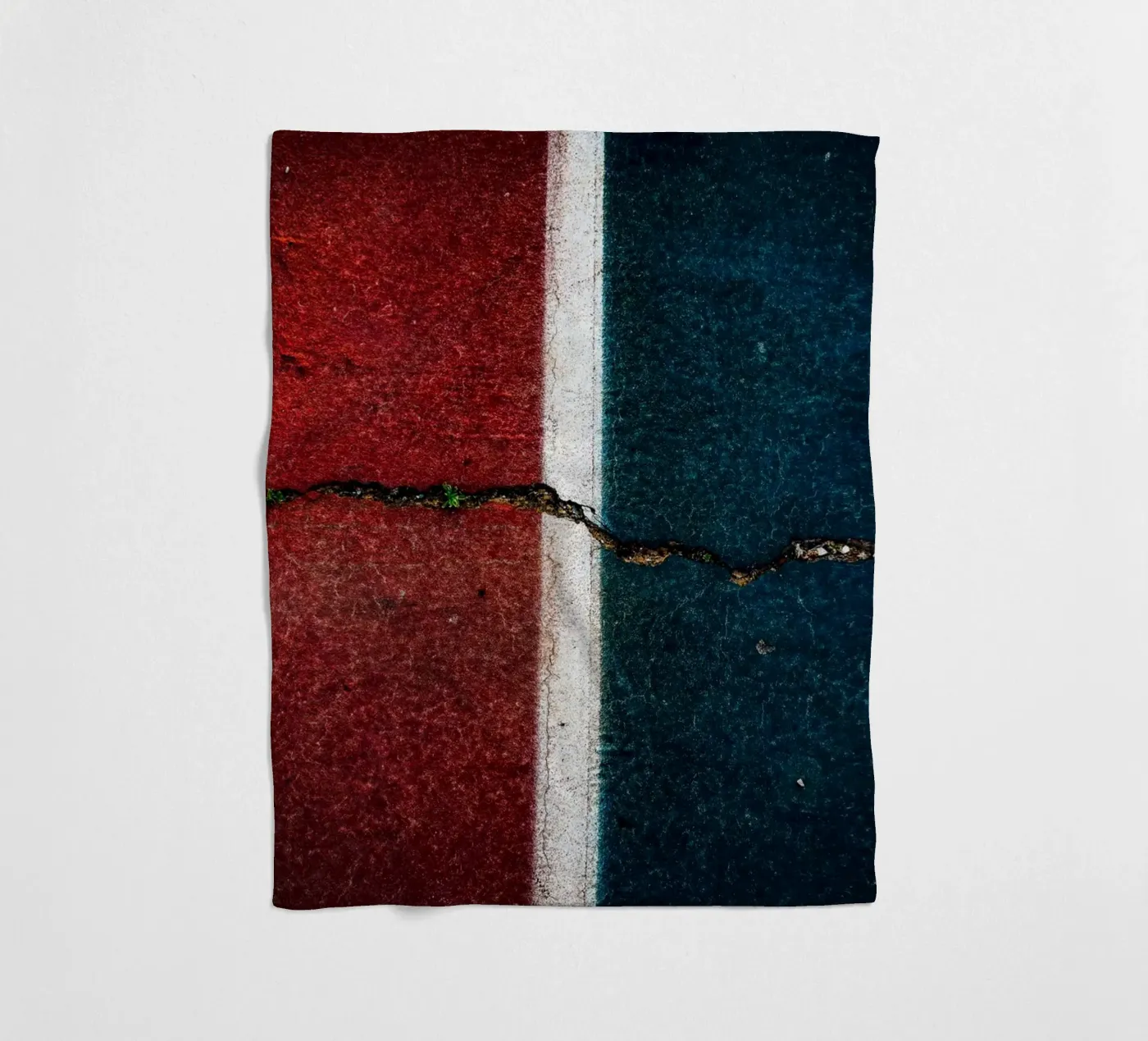 Fault Lines I Fleecedecke von Tal Paz-Fridman