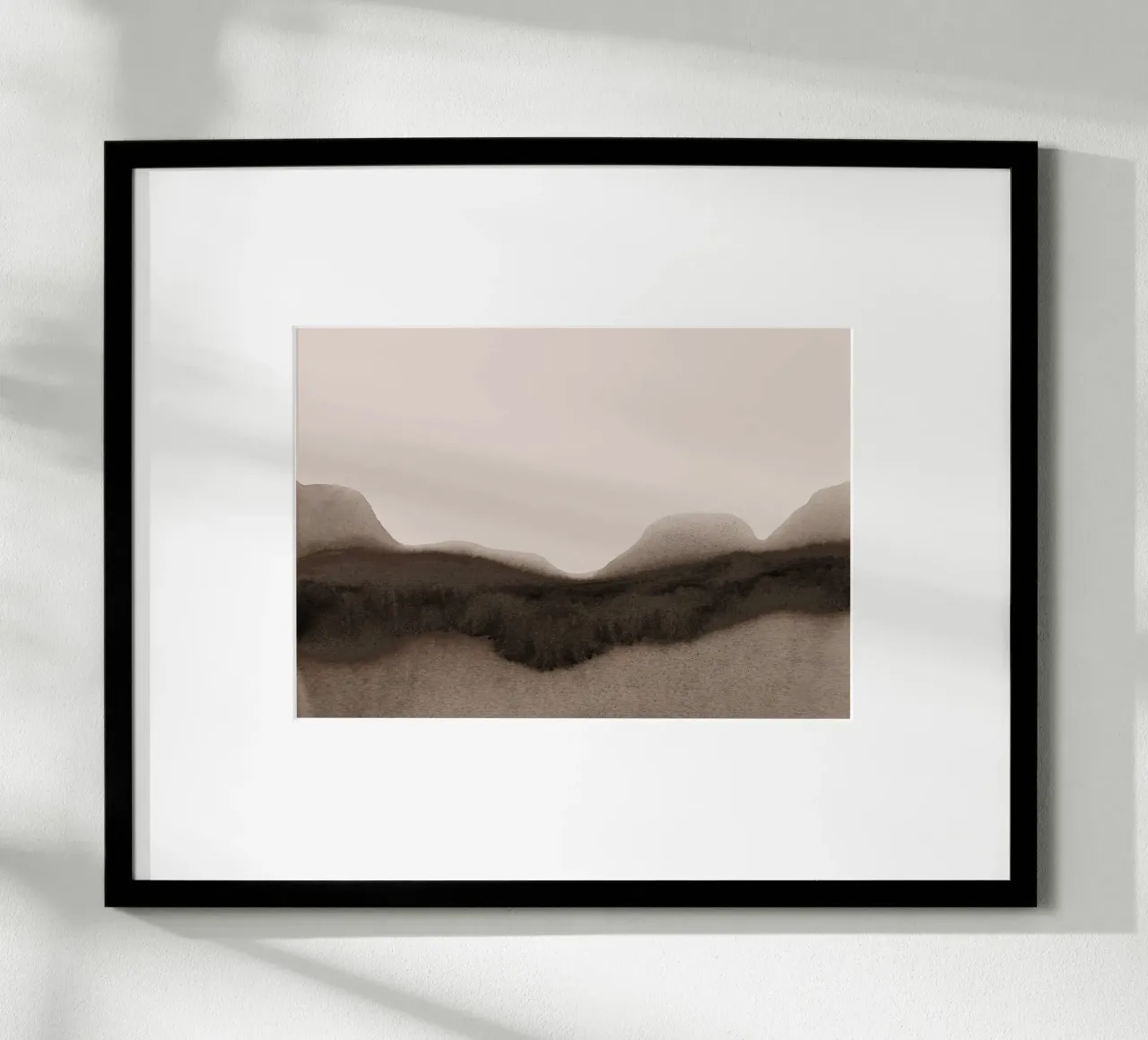 abstract moody landscape - brown poster con telaio in legno da IRIS LEHNHARDT FINE ART