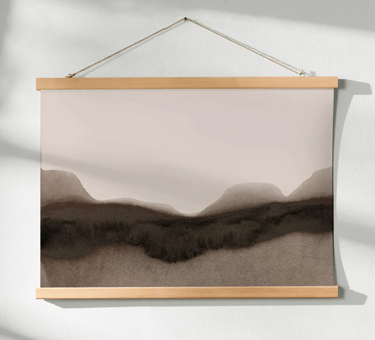 abstract moody landscape - brown poster con telaio in legno da IRIS LEHNHARDT FINE ART