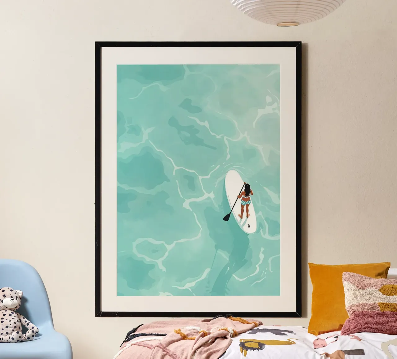 Paddleboarder aereo, arte dell'oceano sereno poster con telaio in legno da dawnthesea
