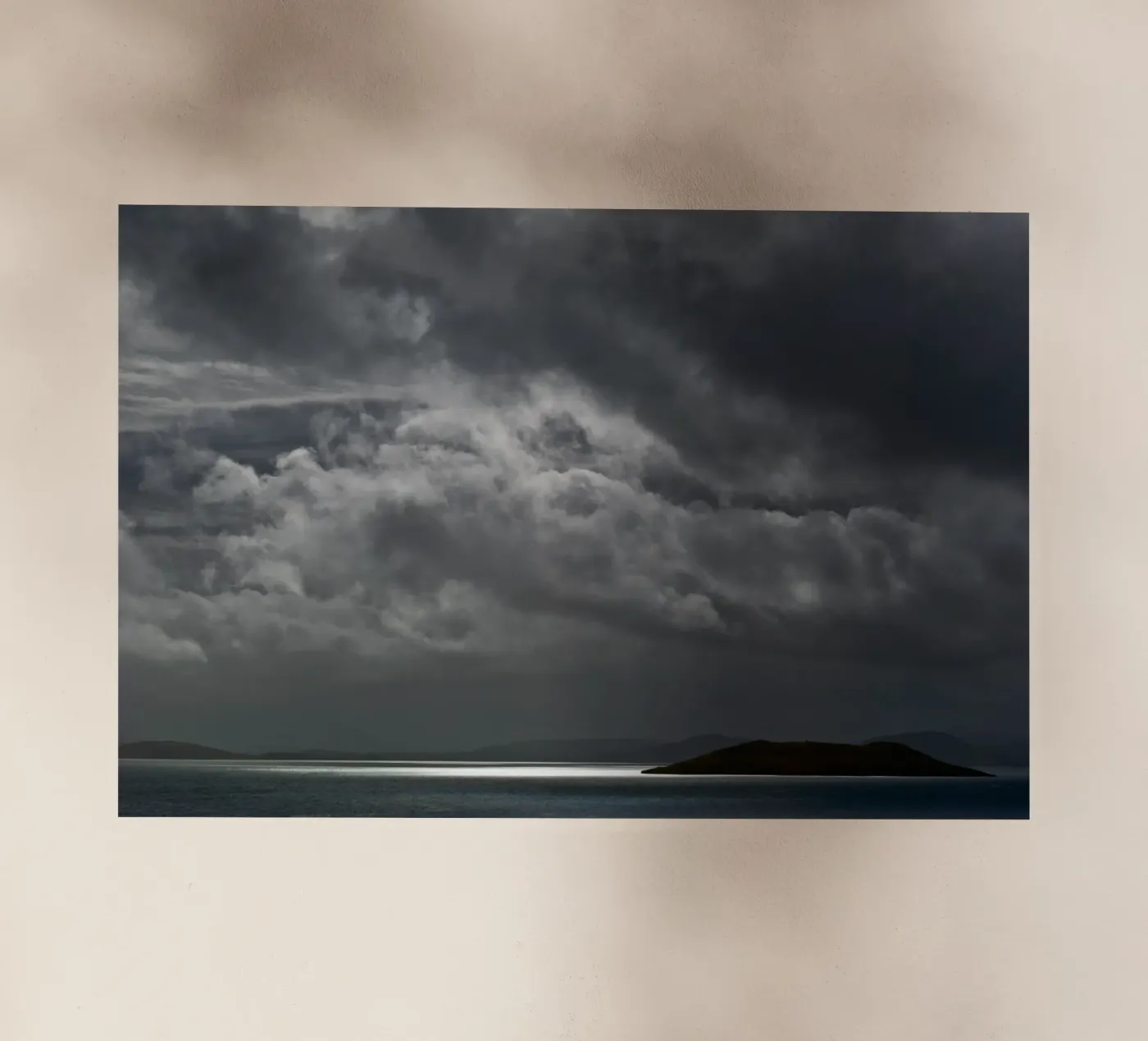 Cloudy Island pellicola backlit da Nur Mut