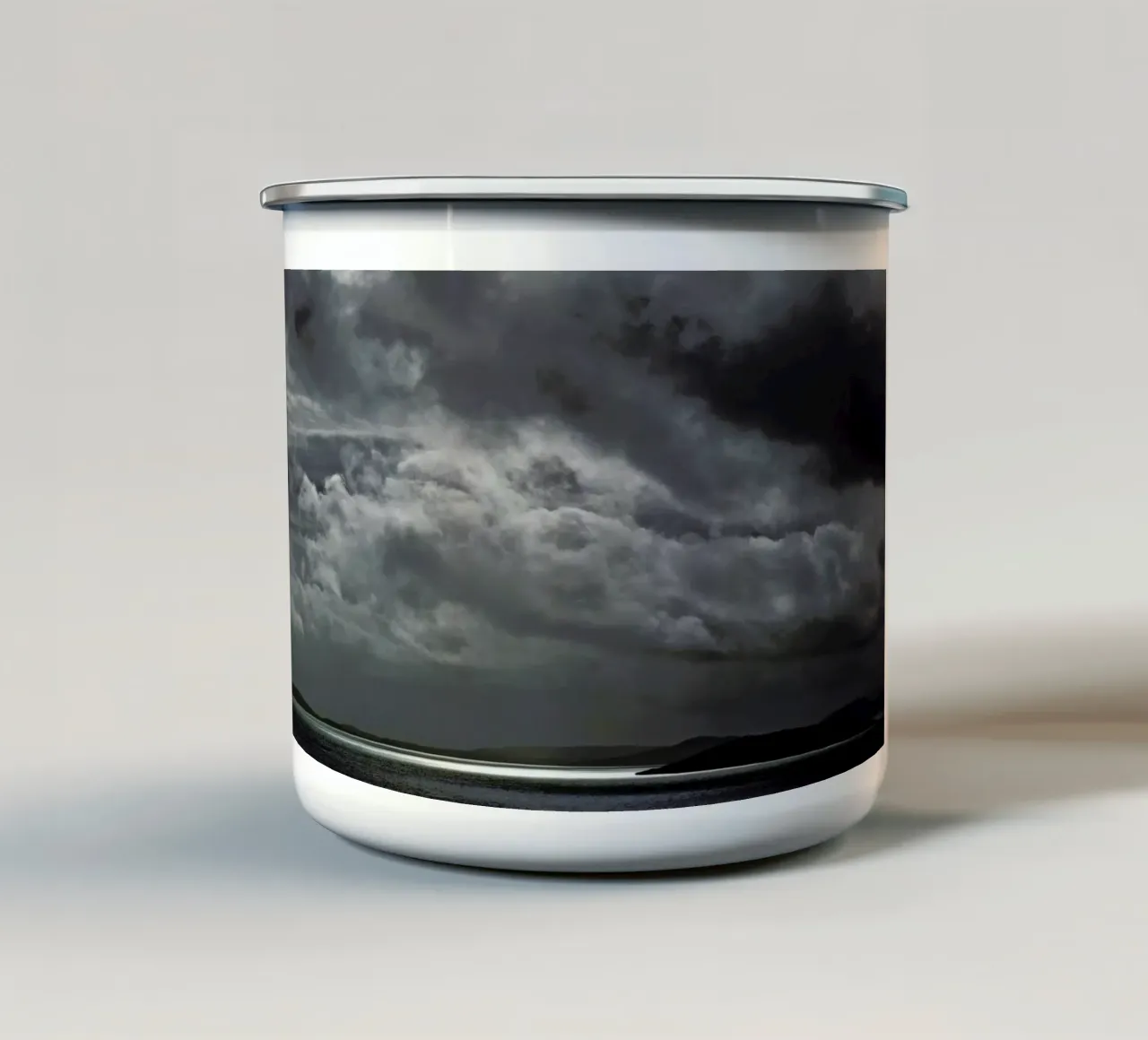 Cloudy Island tazza in smalto da Nur Mut