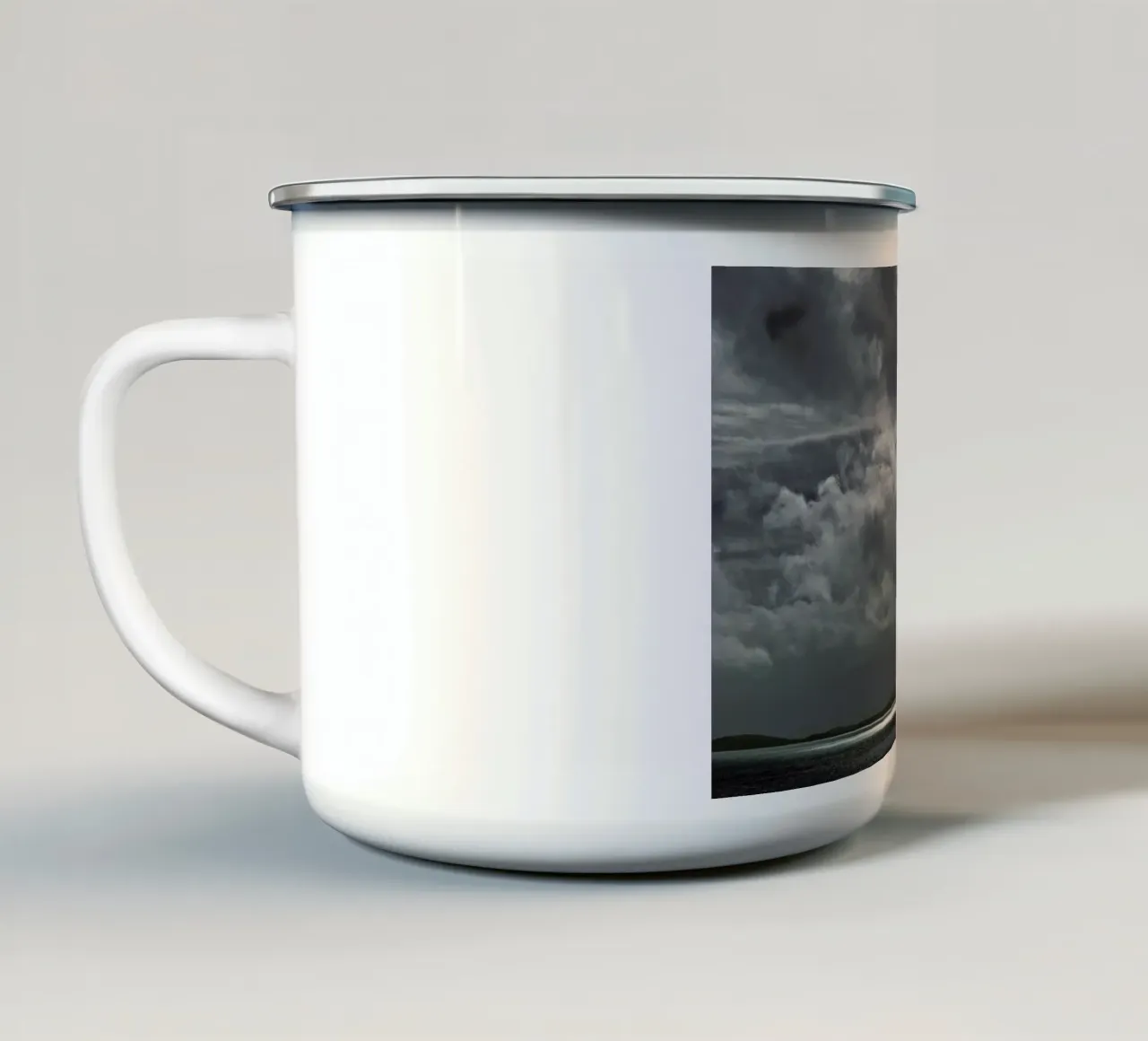 Cloudy Island tazza in smalto da Nur Mut