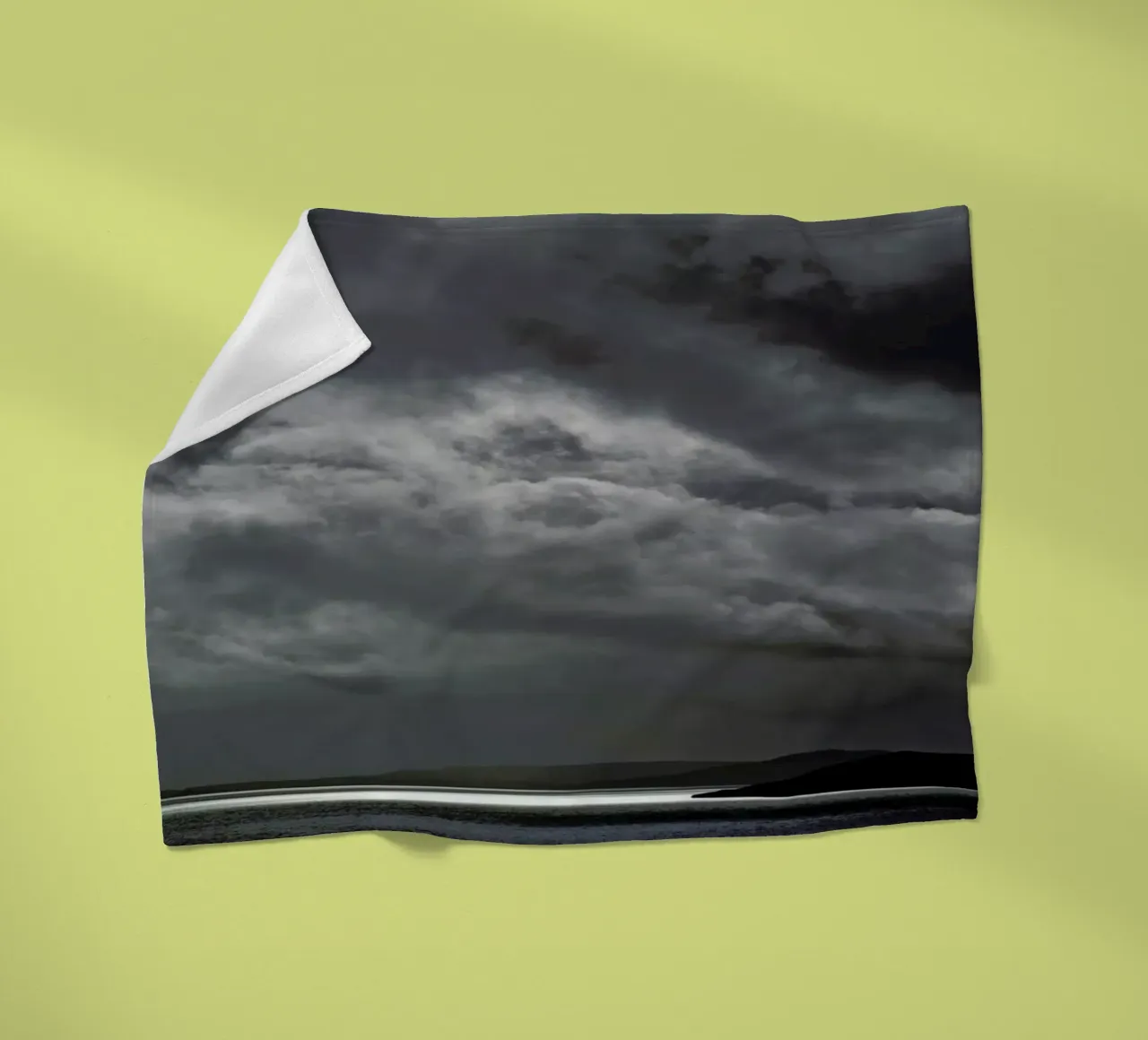 Cloudy Island coperta in pile da Nur Mut