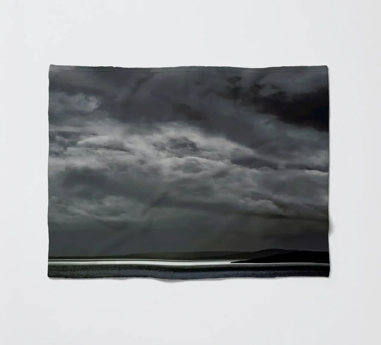 Cloudy Island coperta in pile da Nur Mut