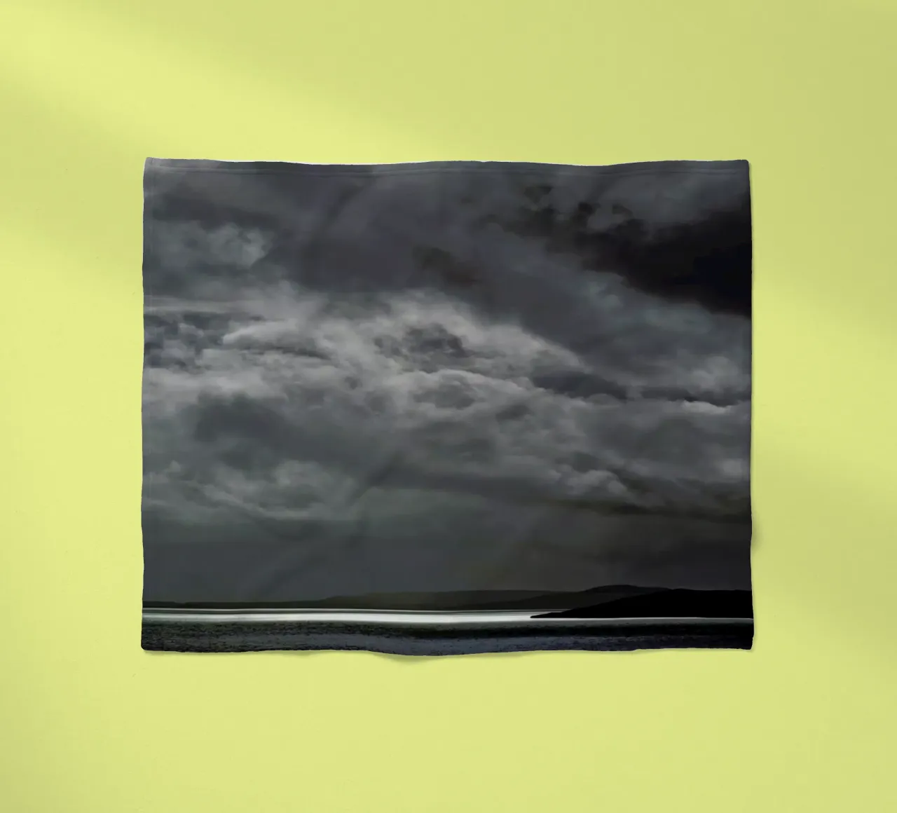 Cloudy Island coperta in pile da Nur Mut