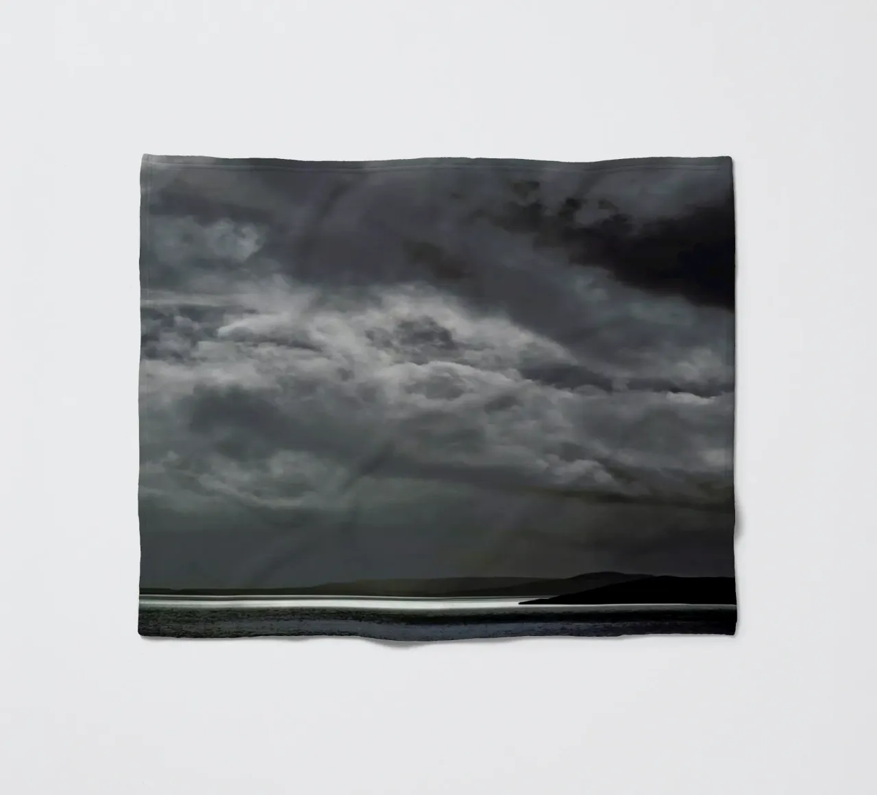 Cloudy Island coperta in pile da Nur Mut