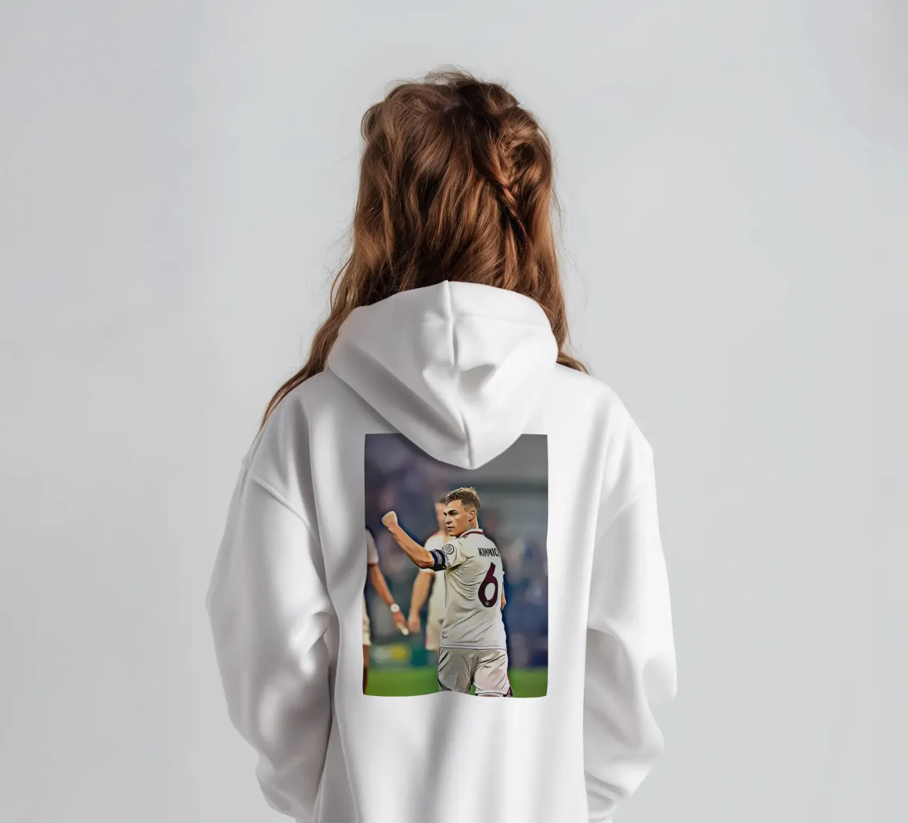 Poster celebrativo della squadra tedesca numero 6 di Joshua Kimmich felpa bambino con cappuccio da ArdanART