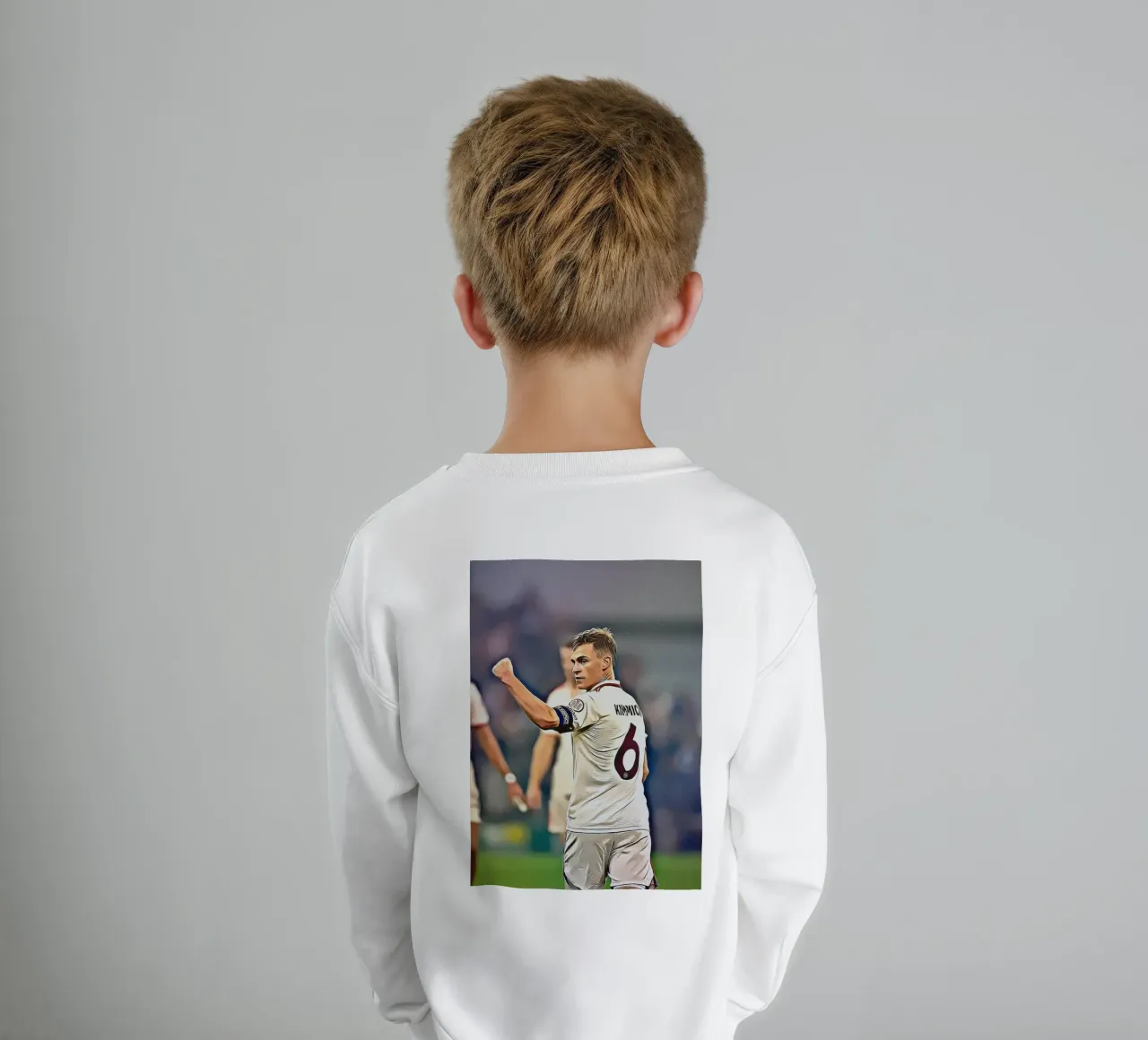 Poster celebrativo della squadra tedesca numero 6 di Joshua Kimmich felpa bambino da ArdanART