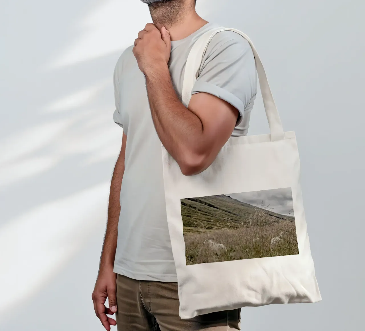 Hiding in plain sight borsa in juta da Nur Mut