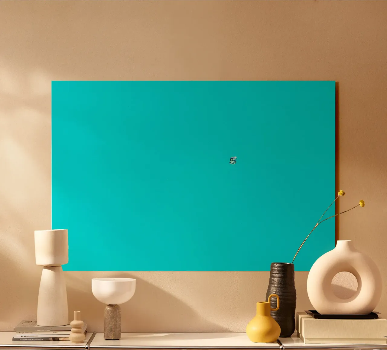 Alveare Cinque plexiglass da Tal Paz-Fridman