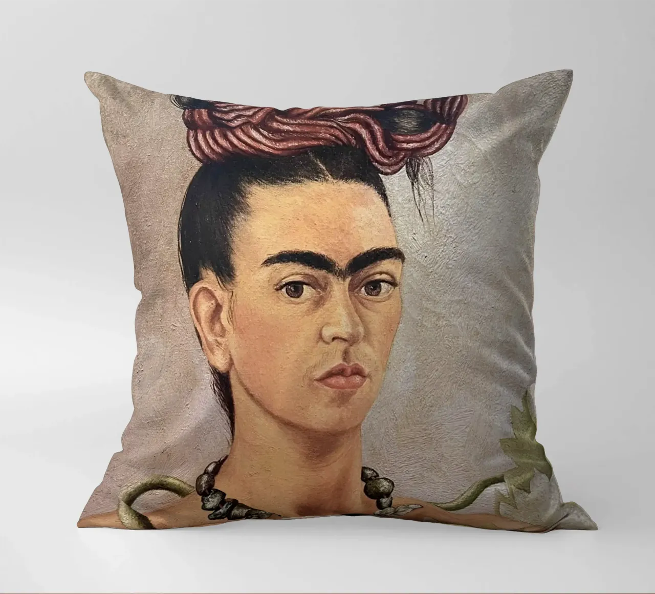 Autoritratto di Frida con treccia cuscino da Carinaprint