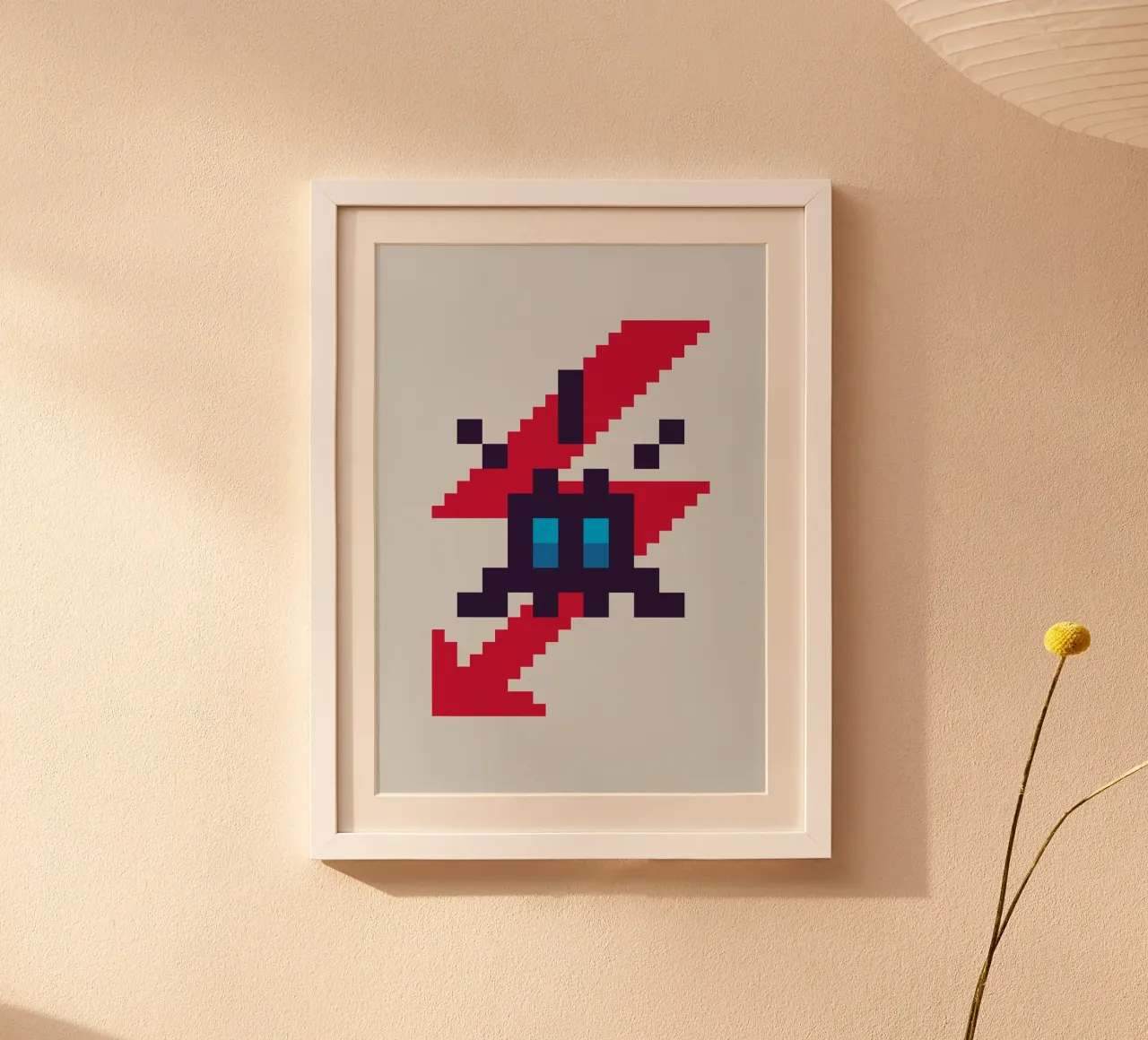 Pixel Space Invader poster con telaio in alluminio da nabakumov