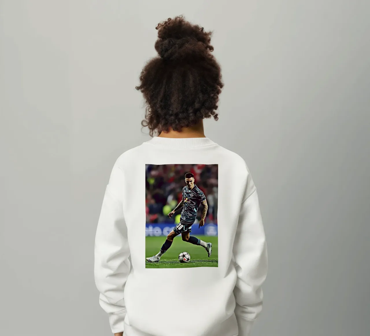 Benjamin Sesko Azione Dribbling Poster RB Leipzig felpa bambino da ArdanART